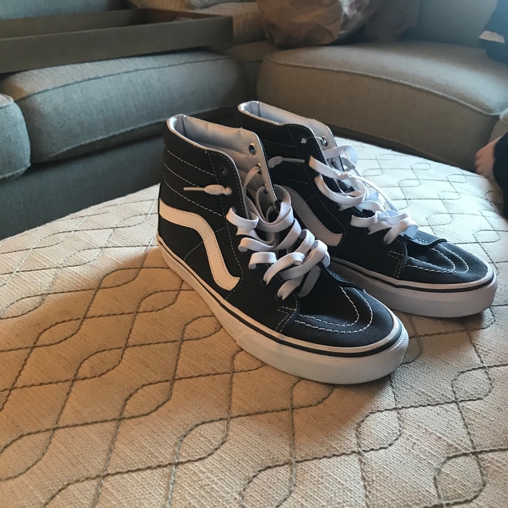 Converse sneakers navy and white